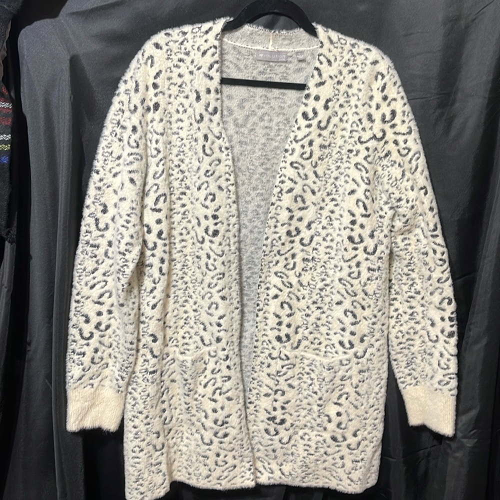 EVOLUTION BY CYRUS Wallie Fuzzy Open Cardigan